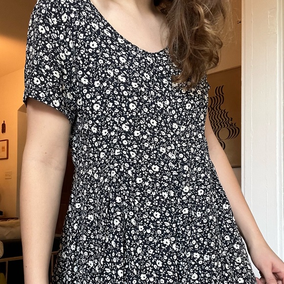 Vintage Express Flowy Floral Romper - Picture 5 of 8